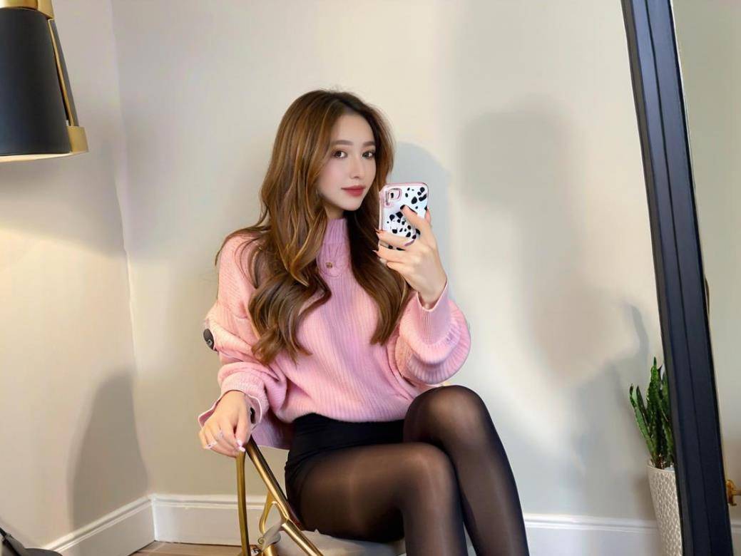 充满女人味甜美个性的搭配让人心动九游会j9ag尖头防水台高跟鞋(图2)